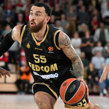 Ο Μάικ Τζέιμς σε αγώνα της Μονακό (EUROKINISSI)