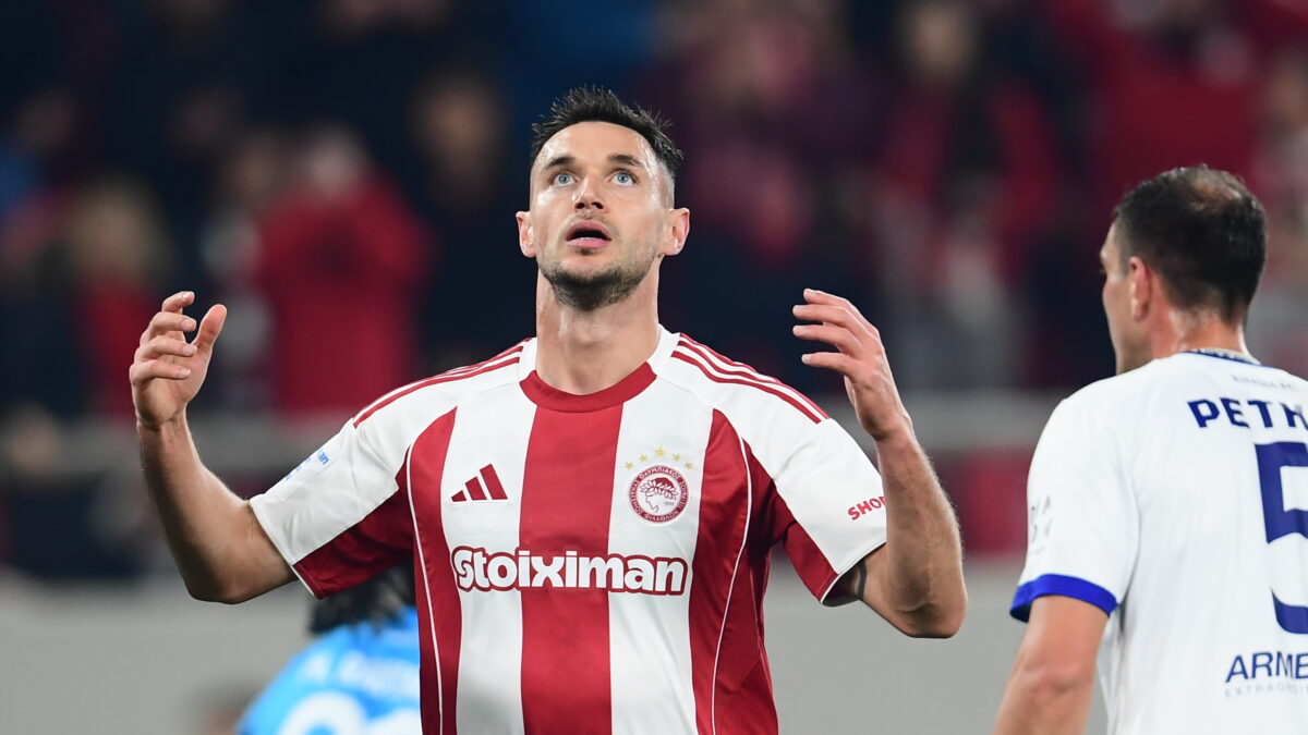 Ο Γιάρεμτσουκ μετά από χαμένη ευκαιρία του Ολυμπιακού  (ΓΙΩΡΓΟΣ ΜΑΤΘΑΙΟΣ