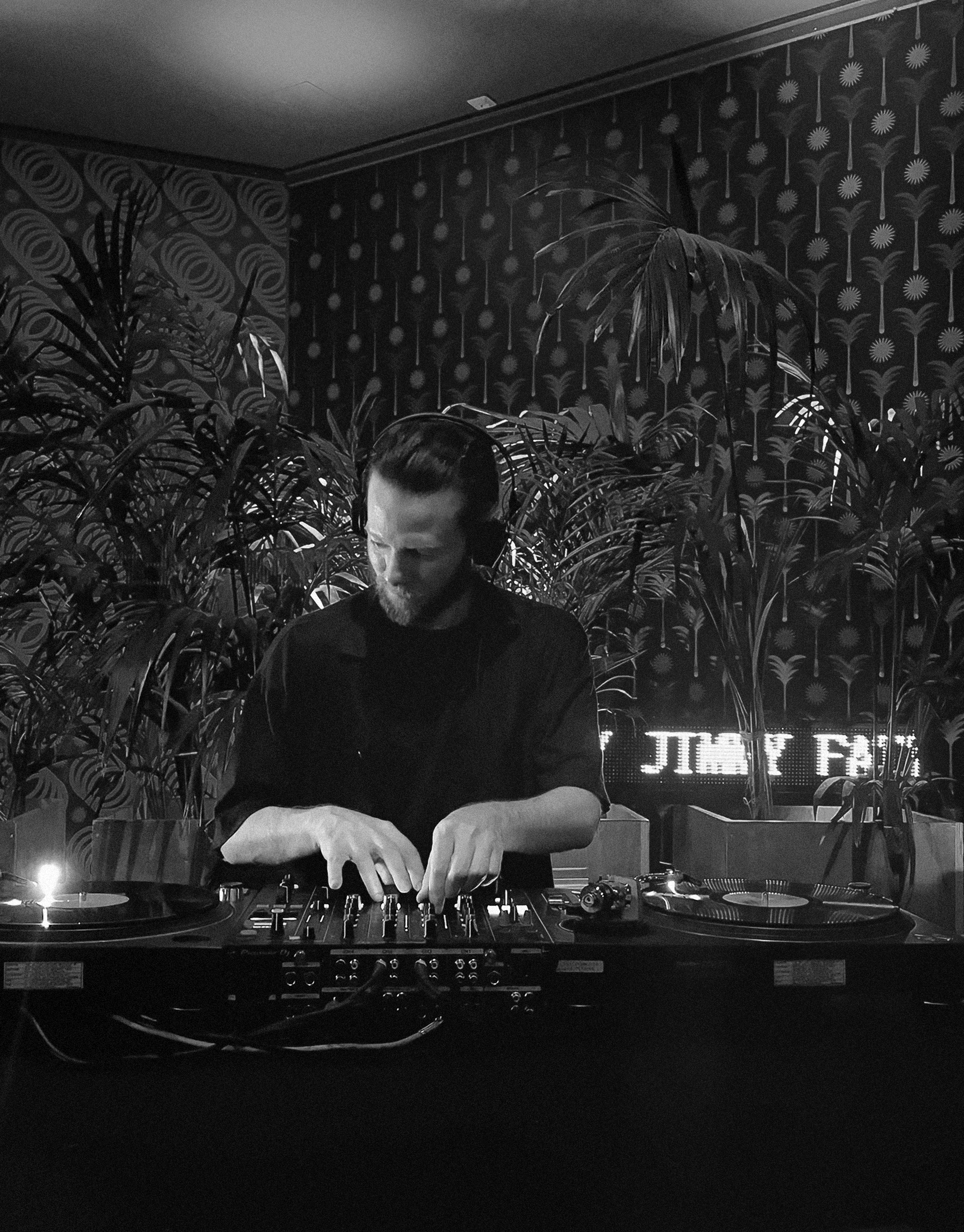 Ο Jimmy Fattore είναι vinyl selector με βάση το Μιλάνο και εμφανίσεις σε μεγάλες πόλεις όπως όπως η Σεούλ, το Τόκιο και η Οκινάουα.