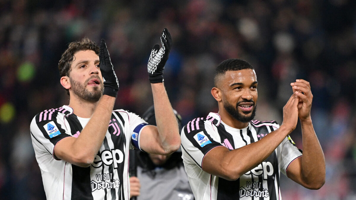 Οι παίκτες της Γιουβέντους πανηγυρίζουν νίκη της ομάδας τους