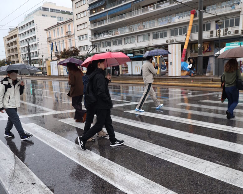 Καιρός αύριο: Νεφώσεις και τοπικές βροχές σε διάφορες περιοχές της χώρας – Πτώση της θερμοκρασίας στα βόρεια