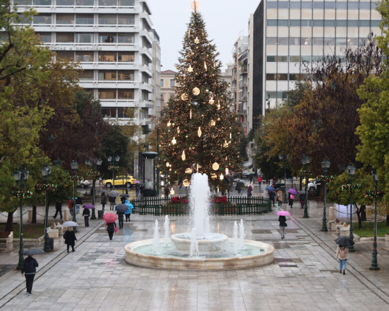 Καιρός σήμερα: Καταιγίδες στα νησιά, χιόνια στα ορεινά – Τοπικές βροχές σε Αττική και Θεσσαλονίκη