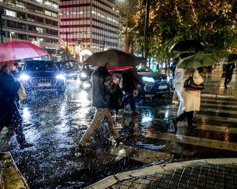 Καιρός αύριο: Συννεφιά και τοπικές βροχές σε διάφορες περιοχές της χώρας – Μικρή άνοδος της θερμοκρασίας