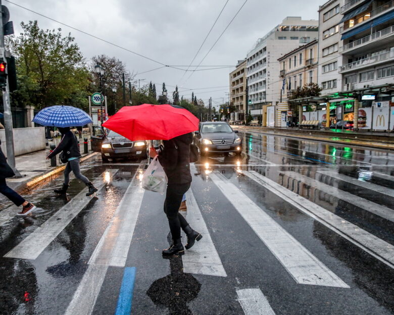 Καιρός σήμερα: Καταιγίδες σε Κρήτη – Τοπικές βροχές και συννεφιά στην υπόλοιπη χώρα