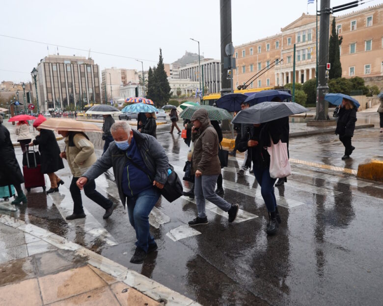 Καιρός αύριο: Μαίνεται η κακοκαιρία Byron κυρίως μέχρι το μεσημέρι – Ισχυρές βροχές στην κεντρική Μακεδονία και τα Δωδεκάνησα