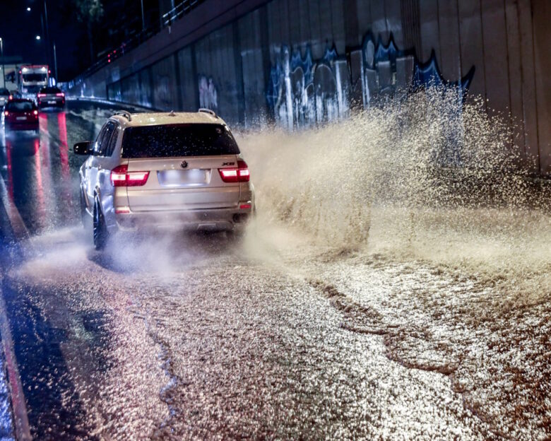 Η κακοκαιρία Byron χτυπάει τη χώρα: Πού και πώς θα κινηθεί το φαινόμενο τις επόμενες ώρες – Οι προειδοποιήσεις του 112