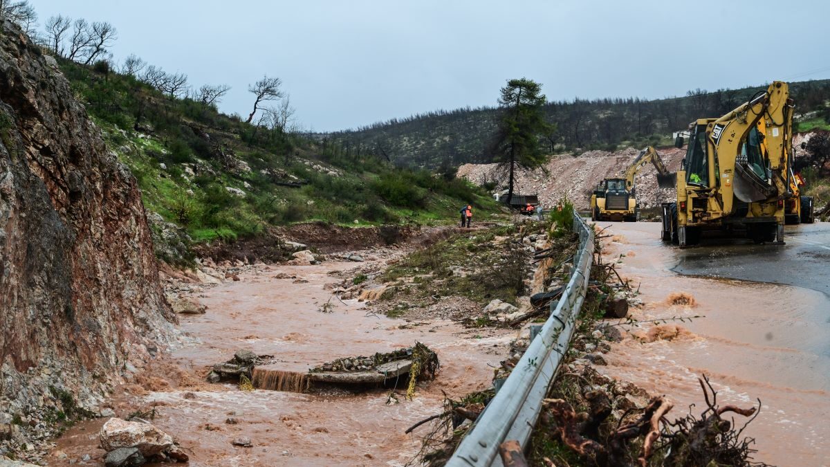 Εργασίες στη Μάνδρα
