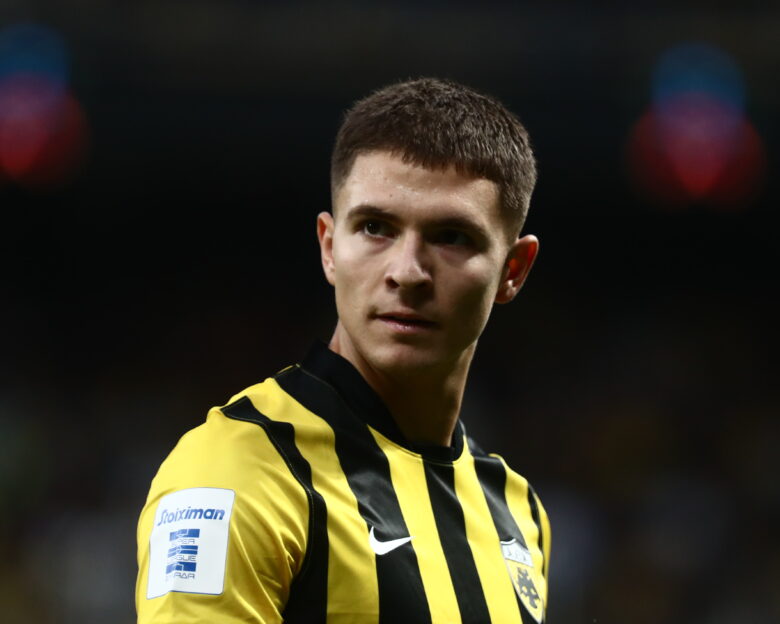 Ο Δημήτρης Καλοσκάμης της ΑΕΚ στο στόχαστρο της Μπρέντφορντ