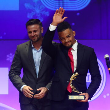 Ο Εμμανουήλ Καραλής στα βραβεία του ΠΣΑΤ (ΜΑΡΚΟΣ ΧΟΥΖΟΥΡΗΣ