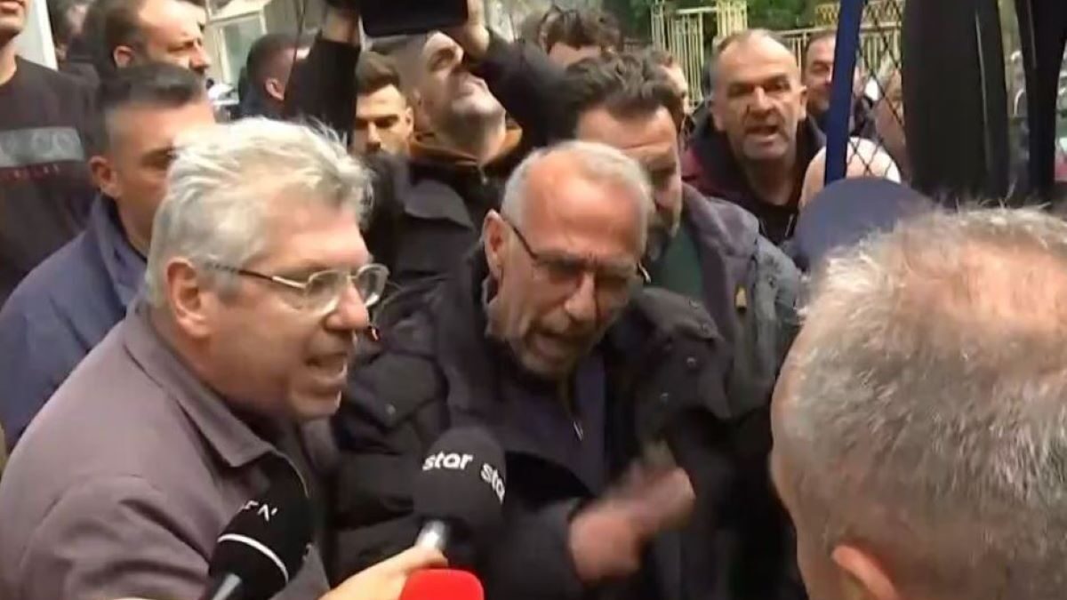 Καρδίτσα: Με τρακτέρ οι αγρότες έξω από το γραφείο του Κώστα Τσιάρα – Ένταση με τους αστυνομικούς