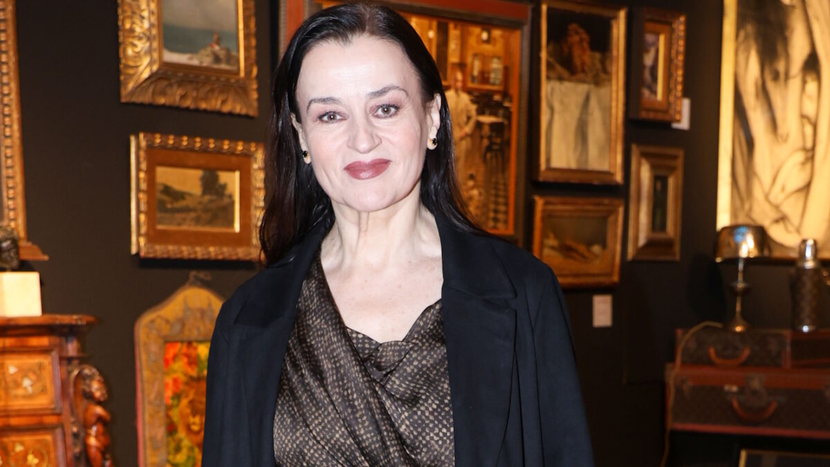 Η Καρυοφυλλιά Καραμπέτη