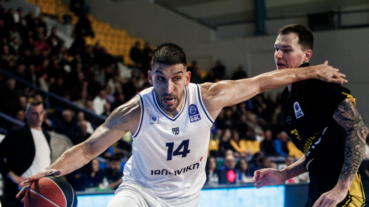 Ο Κασελάκης στον αγώνα της Καρδίτσας (ΘΑΝΑΣΗΣ ΚΑΛΛΙΑΡΑΣ