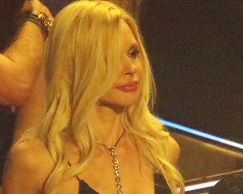 Βίκυ Κάβουρα για Γιώργο Τζαβέλλα: Νομίζω ότι θα μπορούσα να πληγωθώ μόνο από εκείνον