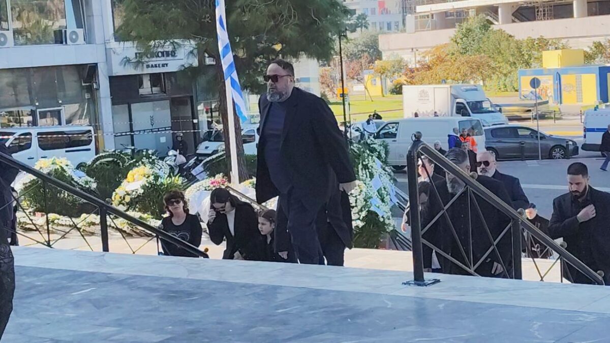 Κηδεία της Ειρήνης Μαρινάκη