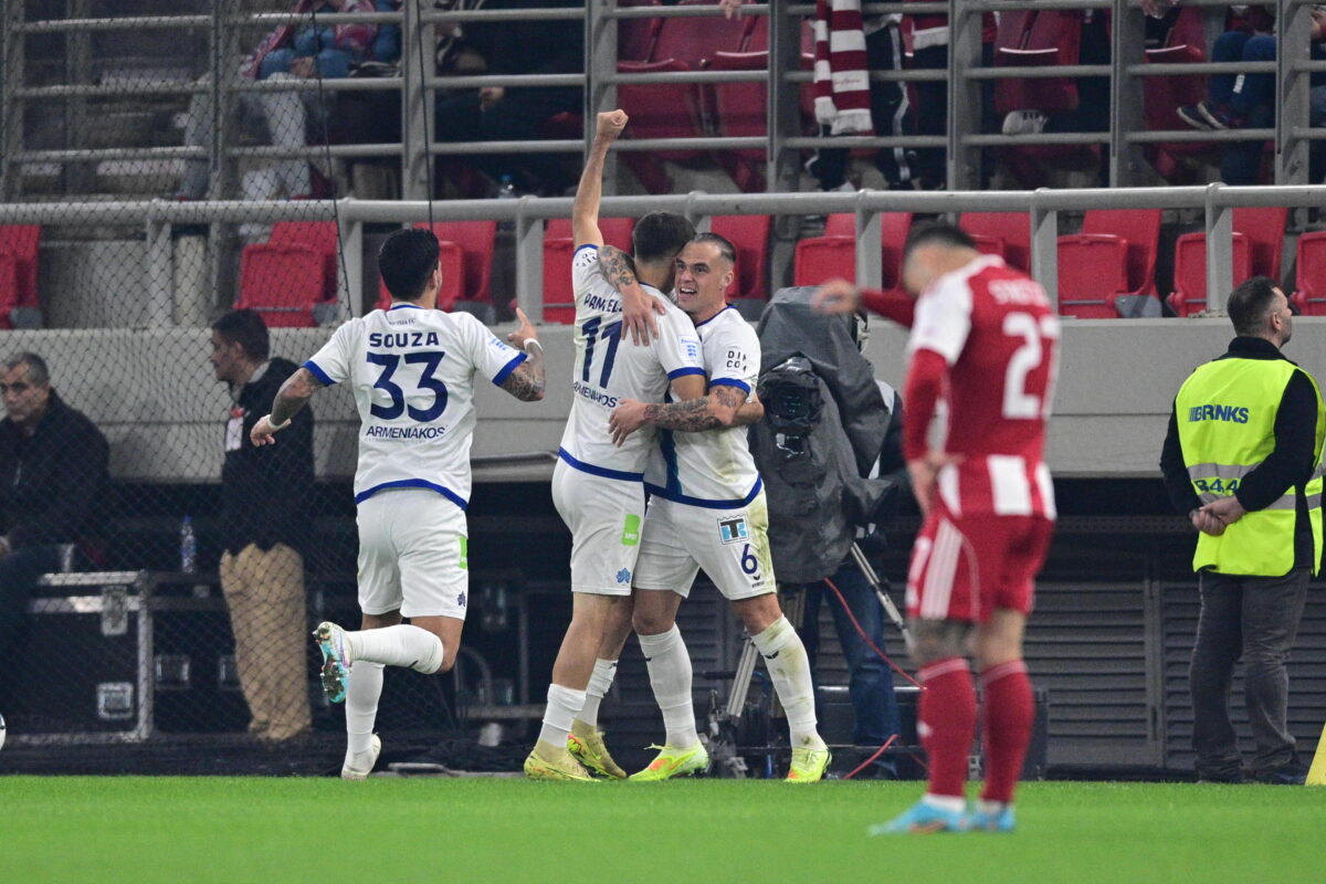 Οι παίκτες της Κηφισιάς πανηγυρίζουν κόντρα στον Ολυμπιακό (KLODIAN LATO