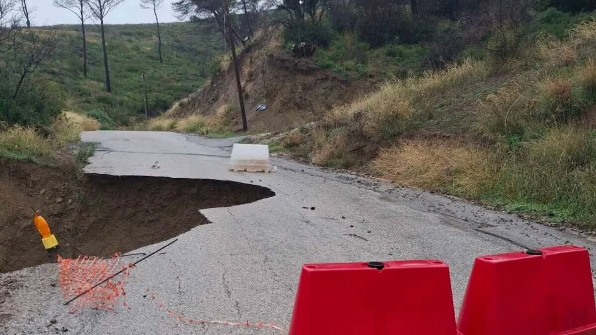 Προβλήματα στους δρόμους από την κακοκαιρία Byron