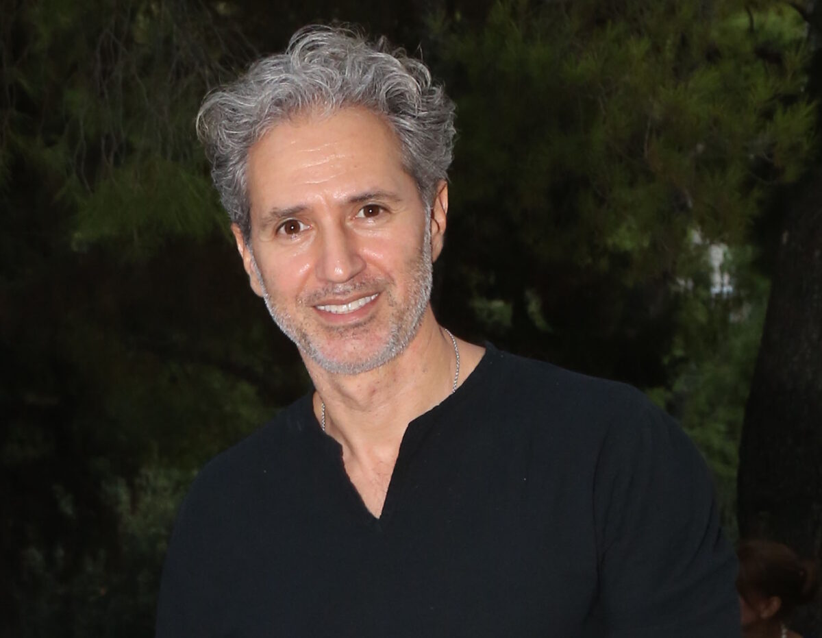 Δημήτρης Κόκοτας: «Δεν έχει αλλάξει κάτι σημαντικά» λέει συγκινημένη η σύζυγος του τραγουδιστή