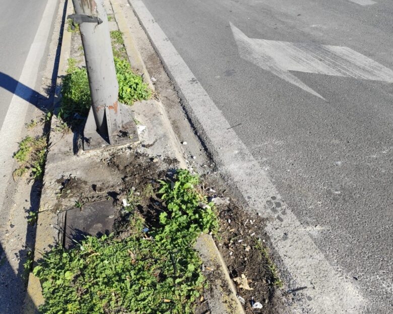 Ταύρος: Αυτοκίνητο «καρφώθηκε» σε κολώνα στην Πειραιώς – 4 τραυματίες