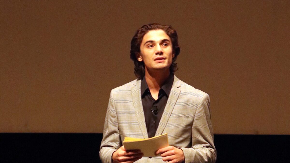 Ο Κώστας Νικούλι