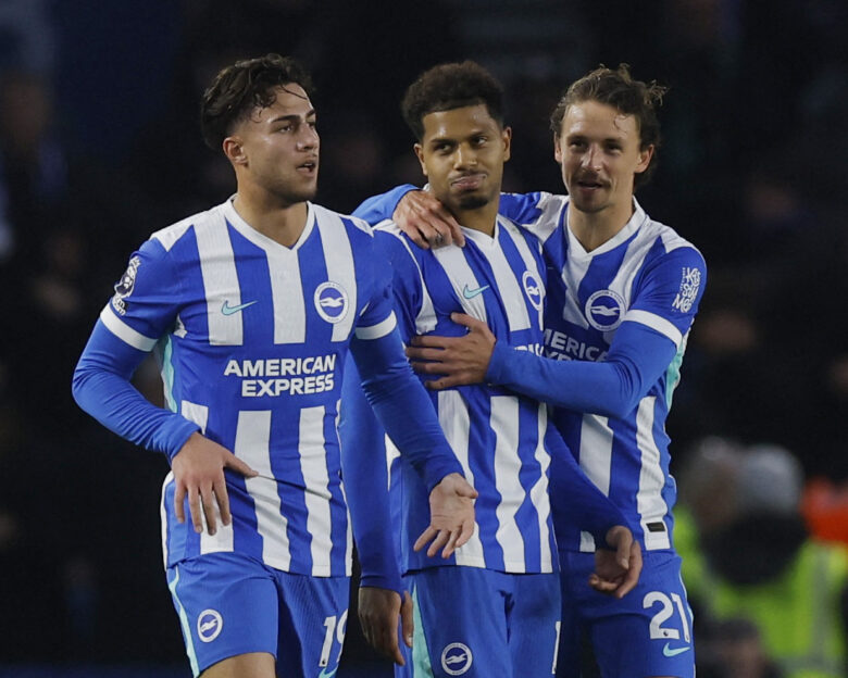 Μπράιτον: Ο Γουέλμπεκ έκανε χειραψία με τον Κωστούλα και έγραψε «καλημέρα, καλησπέρα, καληνύχτα»