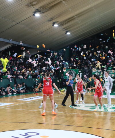 Τα λούτρινα κουκλάκια στο παιχνίδι του Παναθηναϊκού