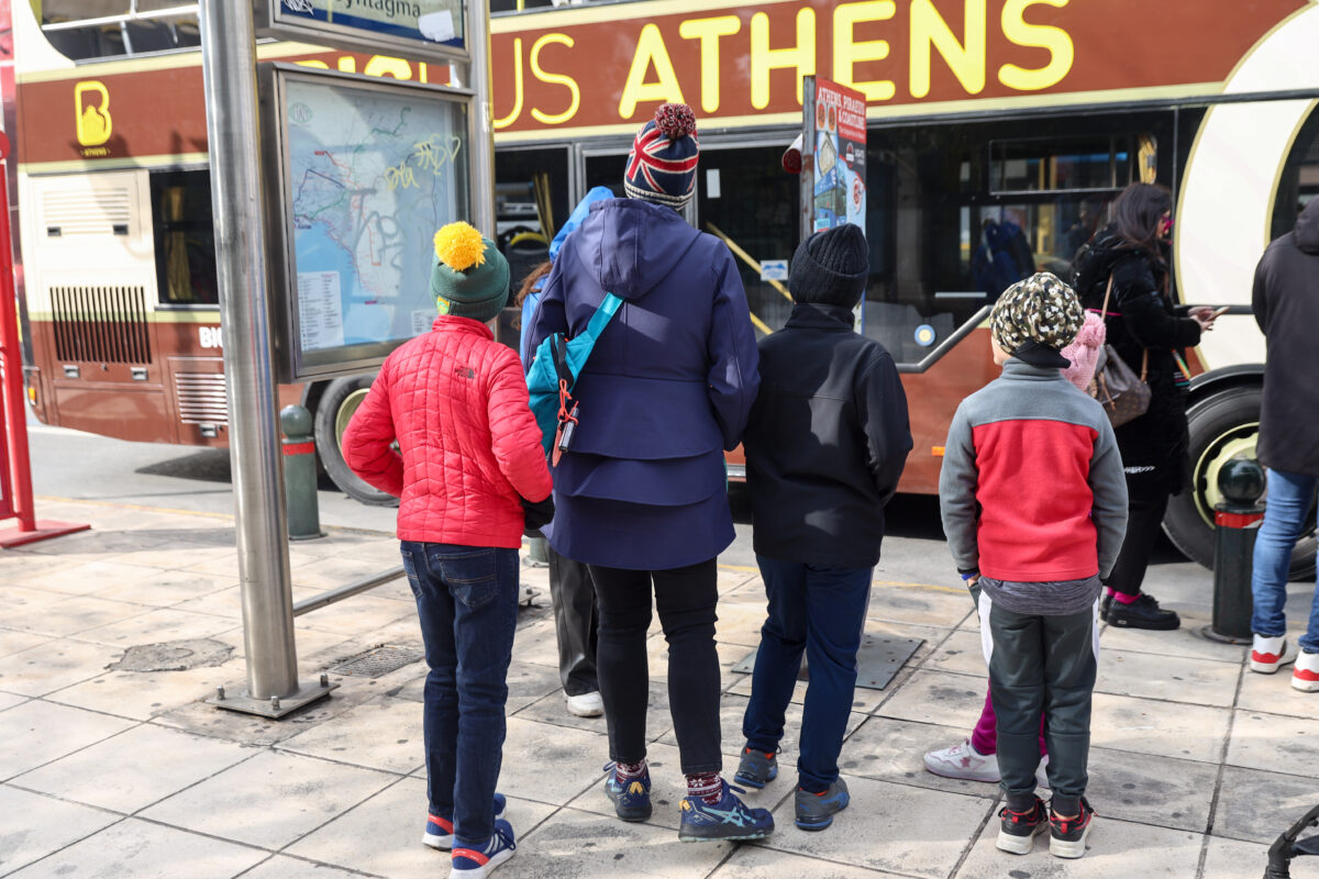 Άνθρωποι ντυμένοι με χοντρά ρούχα