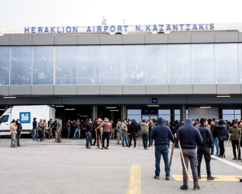 Αγρότες: Ακύρωσαν PET SCAN ασθενών στο ΠΑΓΝΗ λόγω των μπλόκων στο αεροδρόμιο Ηρακλείου – Δεν έγινε η αερομεταφορά του ραδιοφαρμάκου