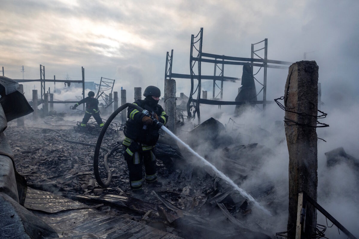 Καπνός από ρωσικά πλήγματα στο Κίεβο