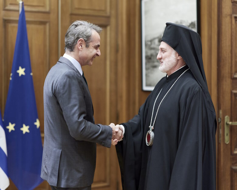 Κυριάκος Μητσοτάκης και  Αρχιεπίσκοπος Αμερικής Ελπιδοφόρος στο Μαξίμου: Επιβεβαιώθηκαν οι στενοί δεσμοί των δύο πλευρών