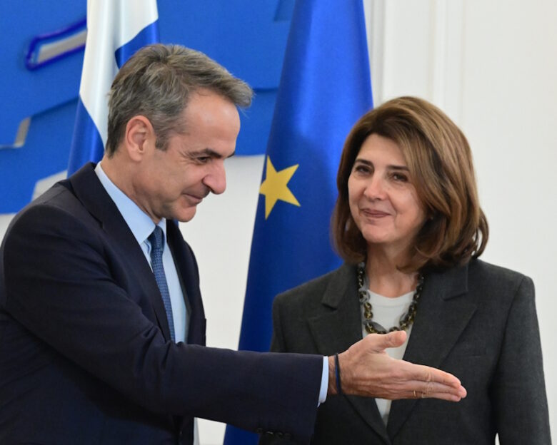 Ο Κυριάκος Μητσοτάκης δέχθηκε την απεσταλμένη του γενικού γραμματέα του ΟΗΕ στην Κύπρο