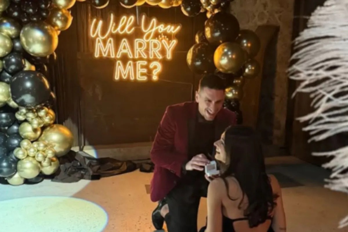 Ο Γιαννούλης Λαρεντζάκης έκανε πρόταση γάμου στην Γιώτα Γεωργοπούλου