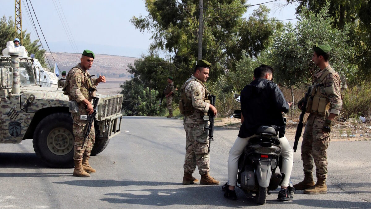 Στρατιώτες του Λιβάνου σε σημείο ελέγχου