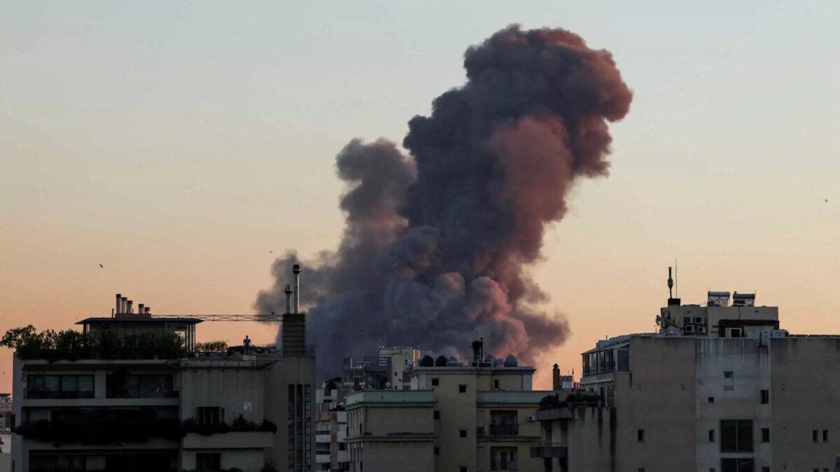Καπνός από ισραηλινά πλήγμα στο Λίβανο