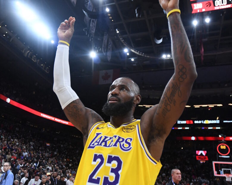 Ο Λεμπρόν Τζέιμς έγινε ο δεύτερος παίκτης με τις περισσότερες νίκες σε κανονική περίοδο στο NBA