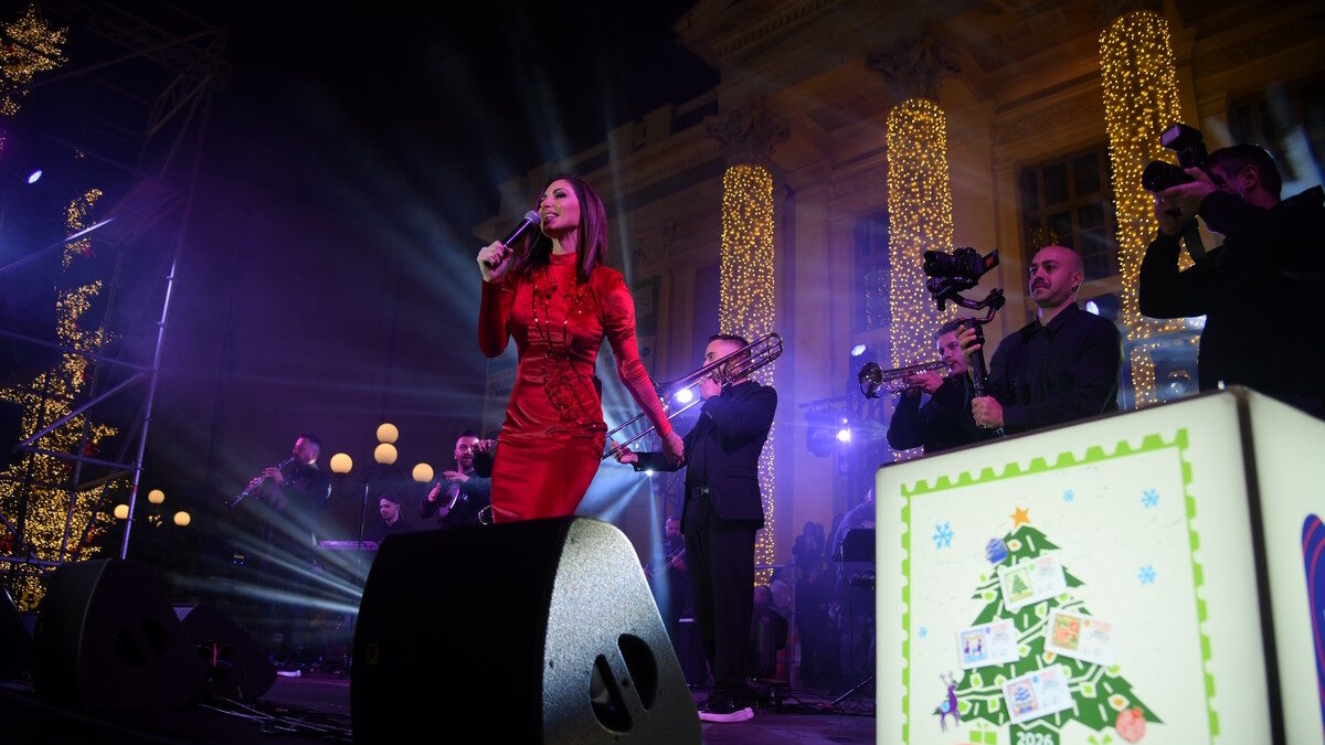 Η Λένα Ζευγαρά on stage