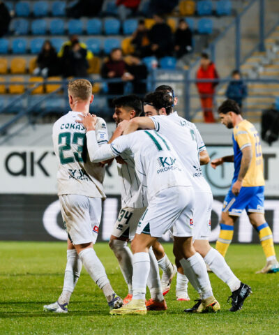 Οι παίκτες του Λεβαδειακού πανηγυρίζουν στην Τρίπολη