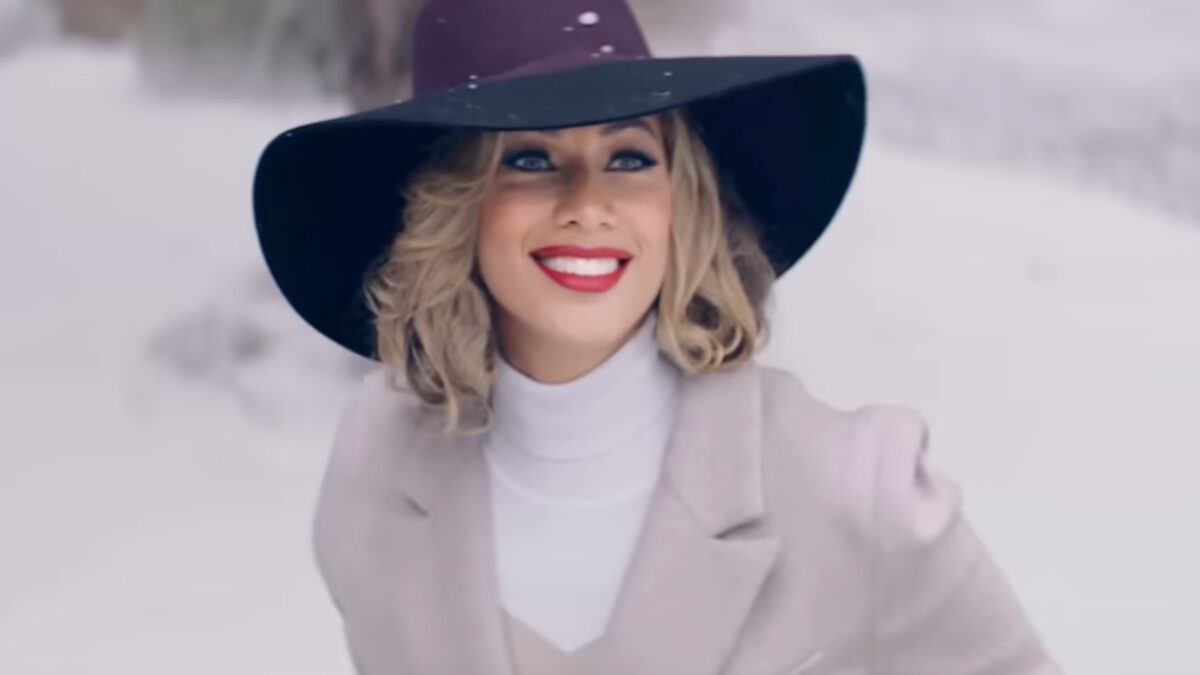 Εικόνα από το βίντεο κλιπ του τραγουδιού «One More Sleep»