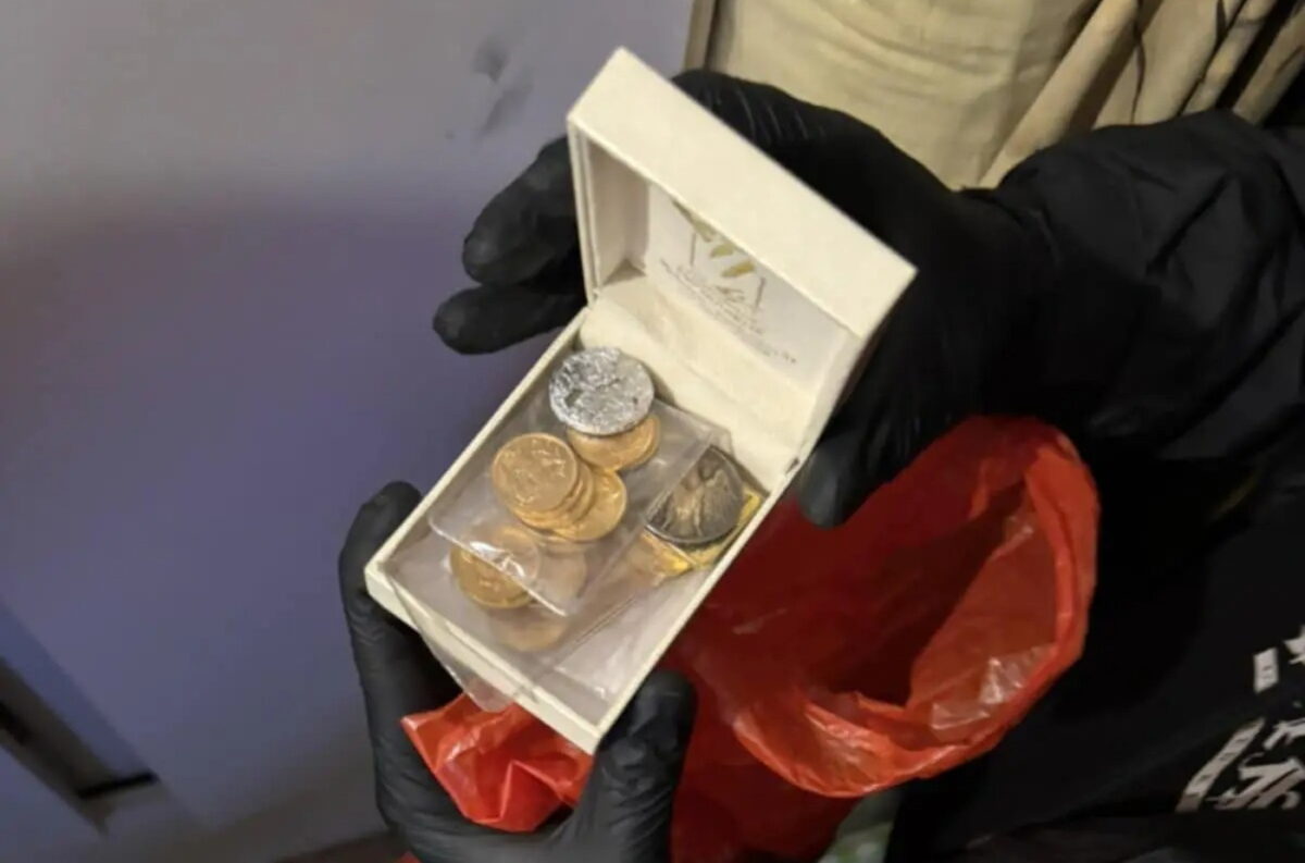 ΟΠΕΚΕΠΕ: Σε 11 τραπεζικούς λογαριασμούς διακινούσαν τα κέρδη τα μέλη του κυκλώματος με τις παράνομες επιδοτήσεις στην Κρήτη – Βρέθηκαν λίρες και ράβδοι χρυσού