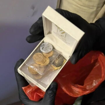 ΟΠΕΚΕΠΕ: Σε 11 τραπεζικούς λογαριασμούς διακινούσαν τα κέρδη τα μέλη του κυκλώματος με τις παράνομες επιδοτήσεις στην Κρήτη – Βρέθηκαν λίρες και ράβδοι χρυσού