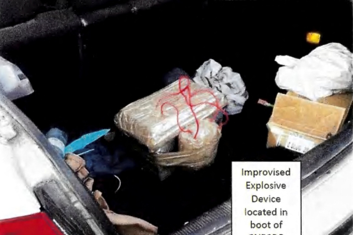 Το πορτπαγκάζ των δραστών με τα όπλα