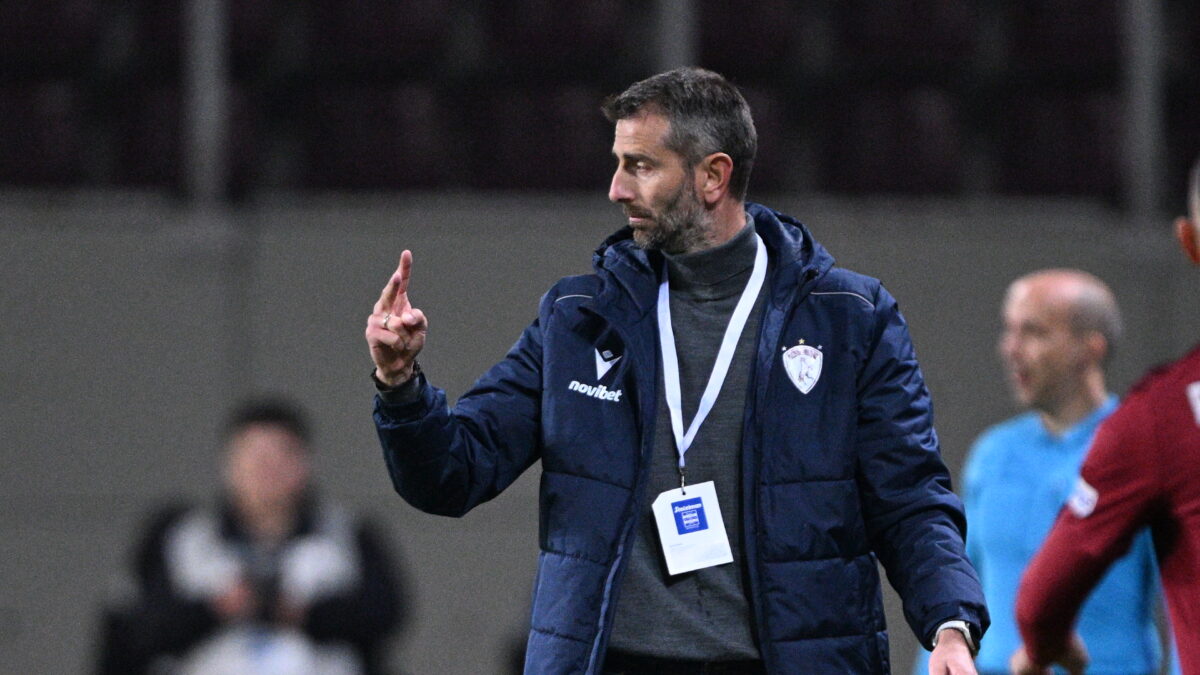 Στέλιος Μαλεζάς