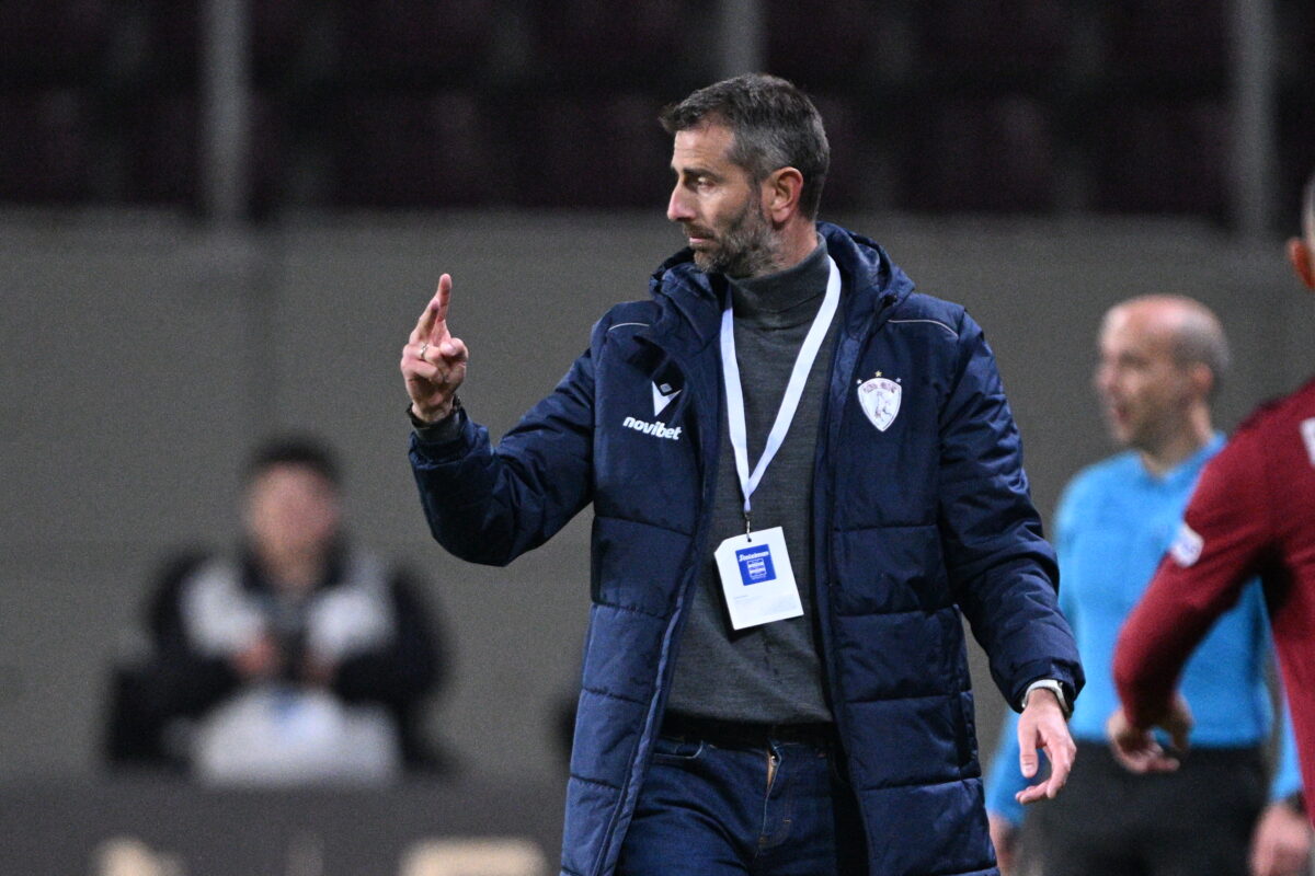 Στέλιος Μαλεζάς