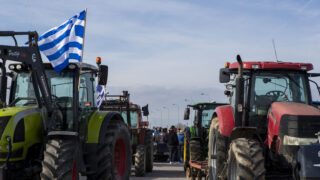 Αγρότες στο μπλόκο των Μαλγάρων