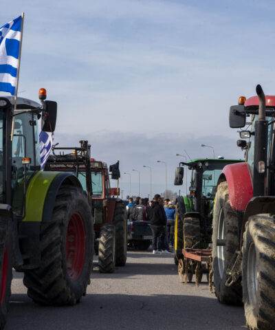 Αγρότες στο μπλόκο των Μαλγάρων