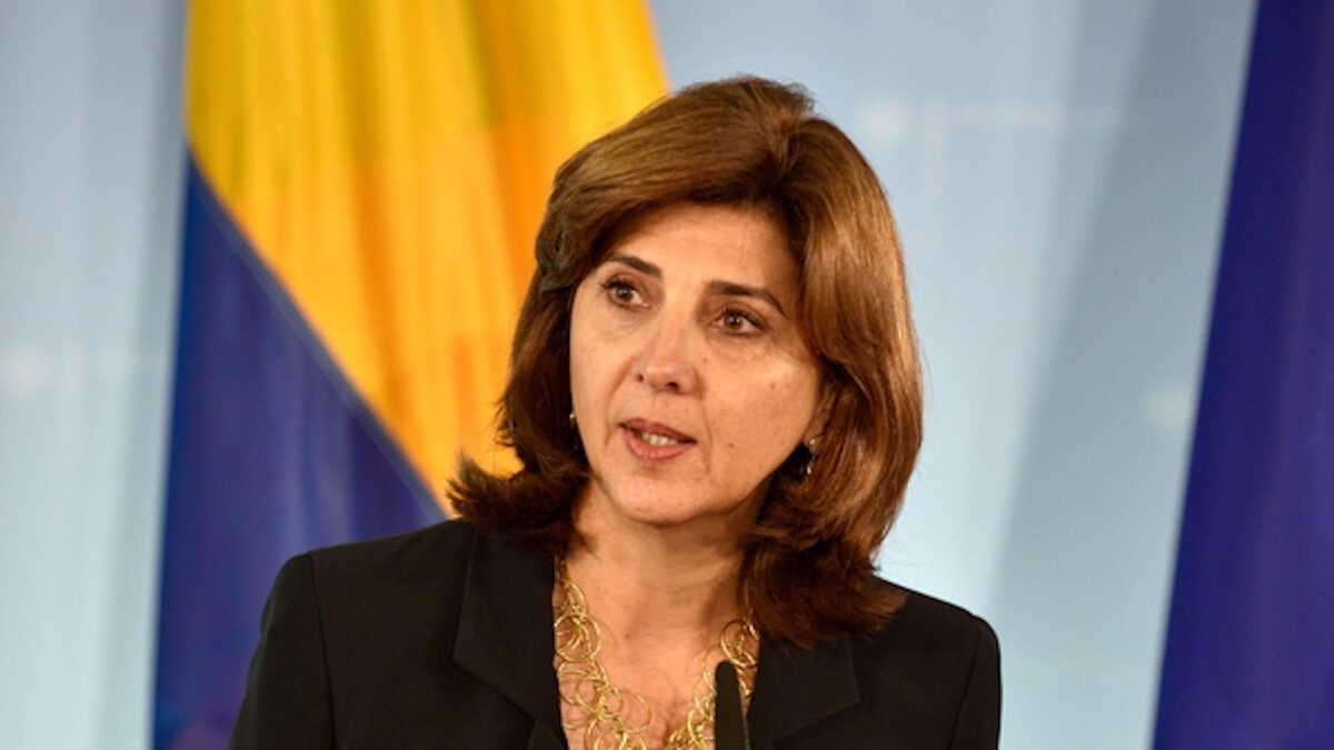 Η María Ángela Holguín