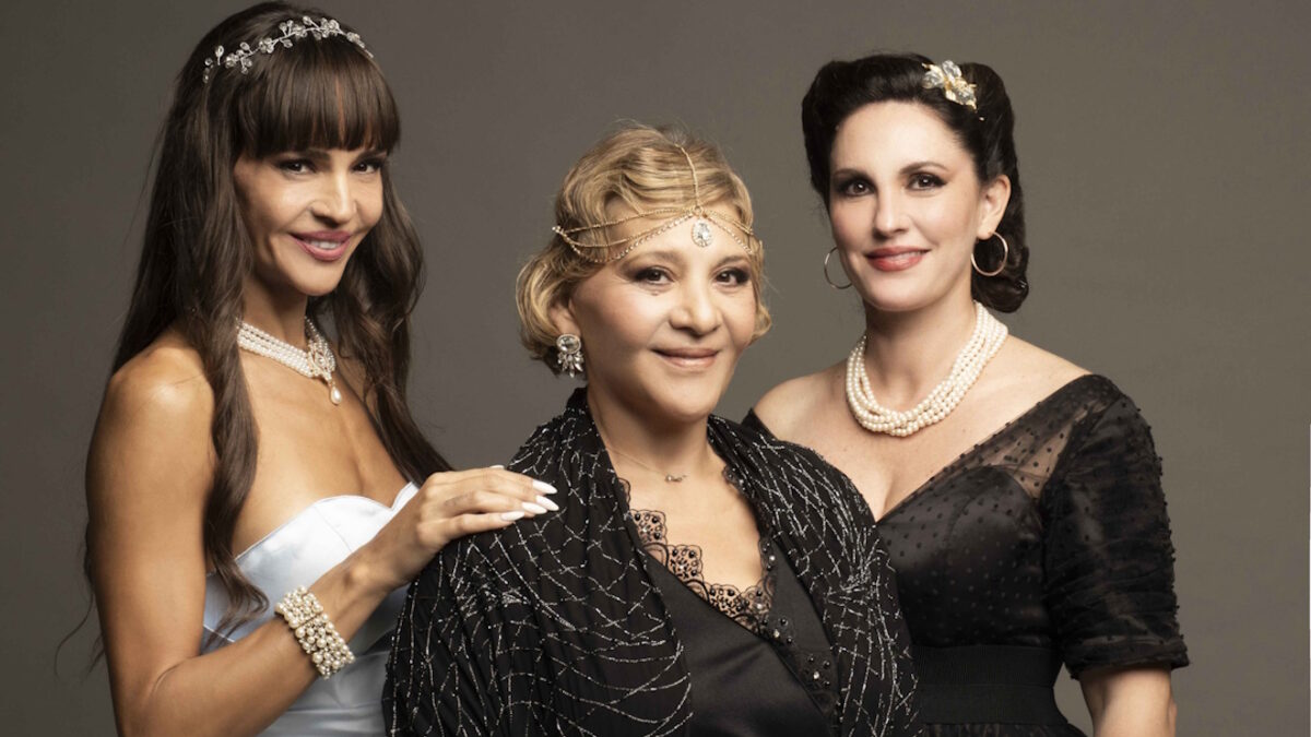 Νικολέττα Καρρά, Γιώτα Νέγκα και Κορίνα Λεγάκη