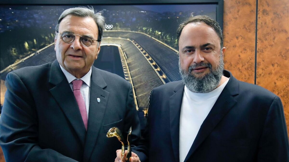 Ο Ισίδωρος Κούβελος με τον Βαγγέλη Μαρινάκη