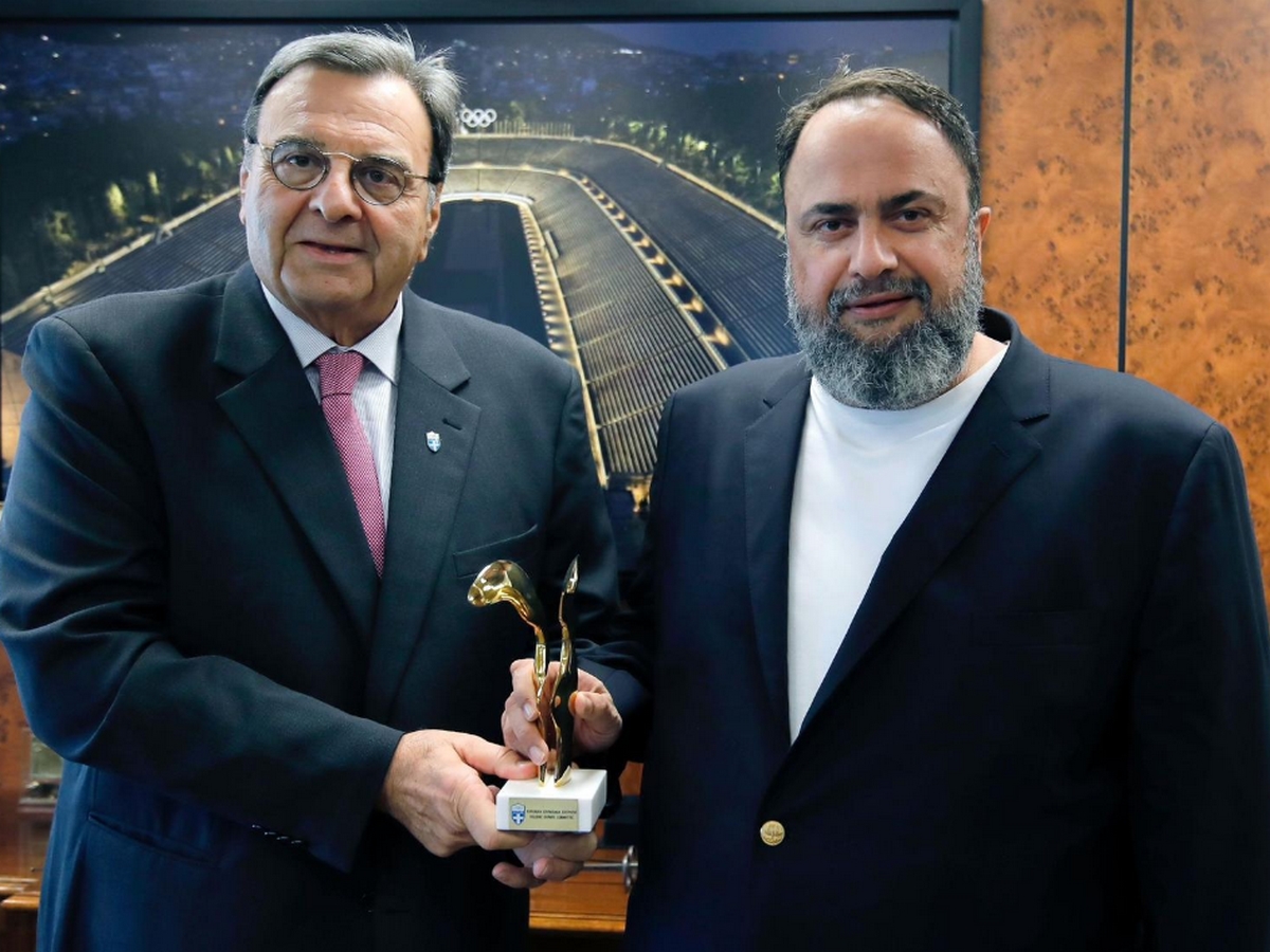 Ο Ισίδωρος Κούβελος με τον Βαγγέλη Μαρινάκη