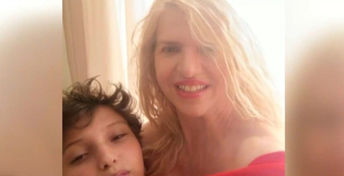 Ο 18χρονος Μάριος με τη μητέρα του μετά τη μεταμόσχευση ήπατος που έκανε στο Τορίνο της Ιταλίας