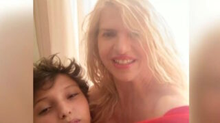 Ο 18χρονος Μάριος με τη μητέρα του μετά τη μεταμόσχευση ήπατος που έκανε στο Τορίνο της Ιταλίας